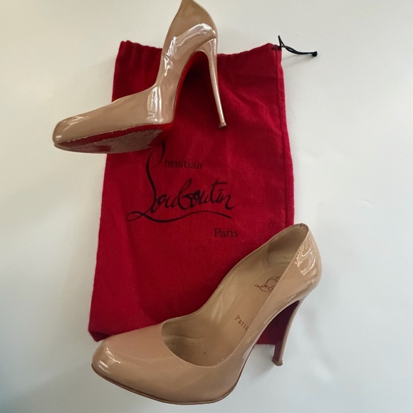 CHRISTIAN LOUBOUTIN Nude Patent Leather Pumps Red Sole Heels 37.5 - Picture 2 of 15